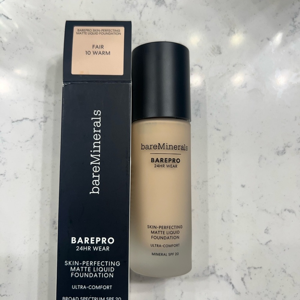 bareMinerals BAREPRO Skin-Perfecting Matte Liquid Foundation - Fair 10 Warm